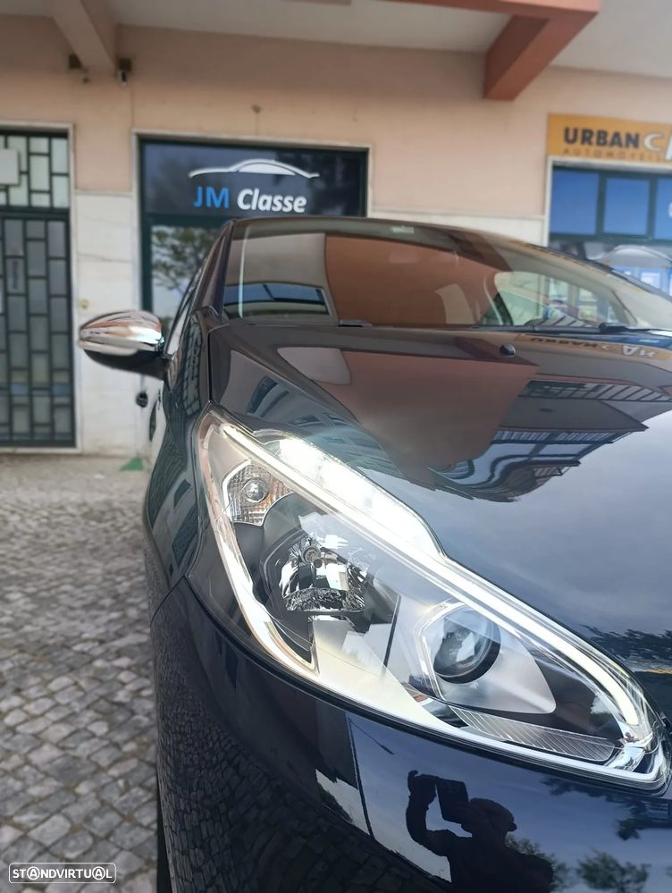 Peugeot 208 1.2 PureTech Signature EAT6 - 15