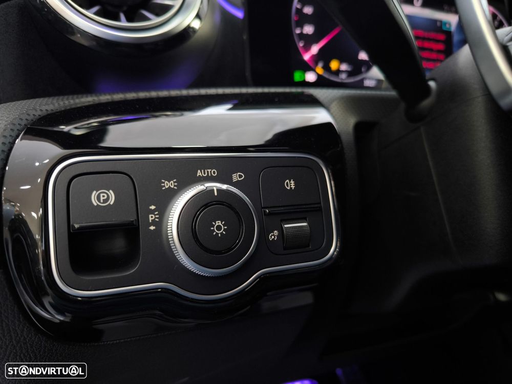 Mercedes-Benz A 250 e AMG Line - 20