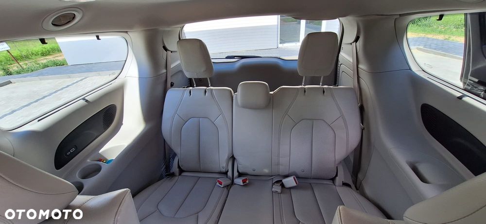 Chrysler Pacifica - 9