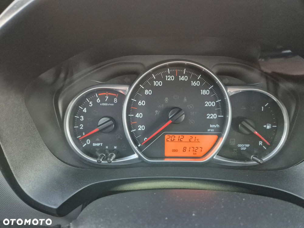 Toyota Yaris 1.33 VVT-i Lounge - 24