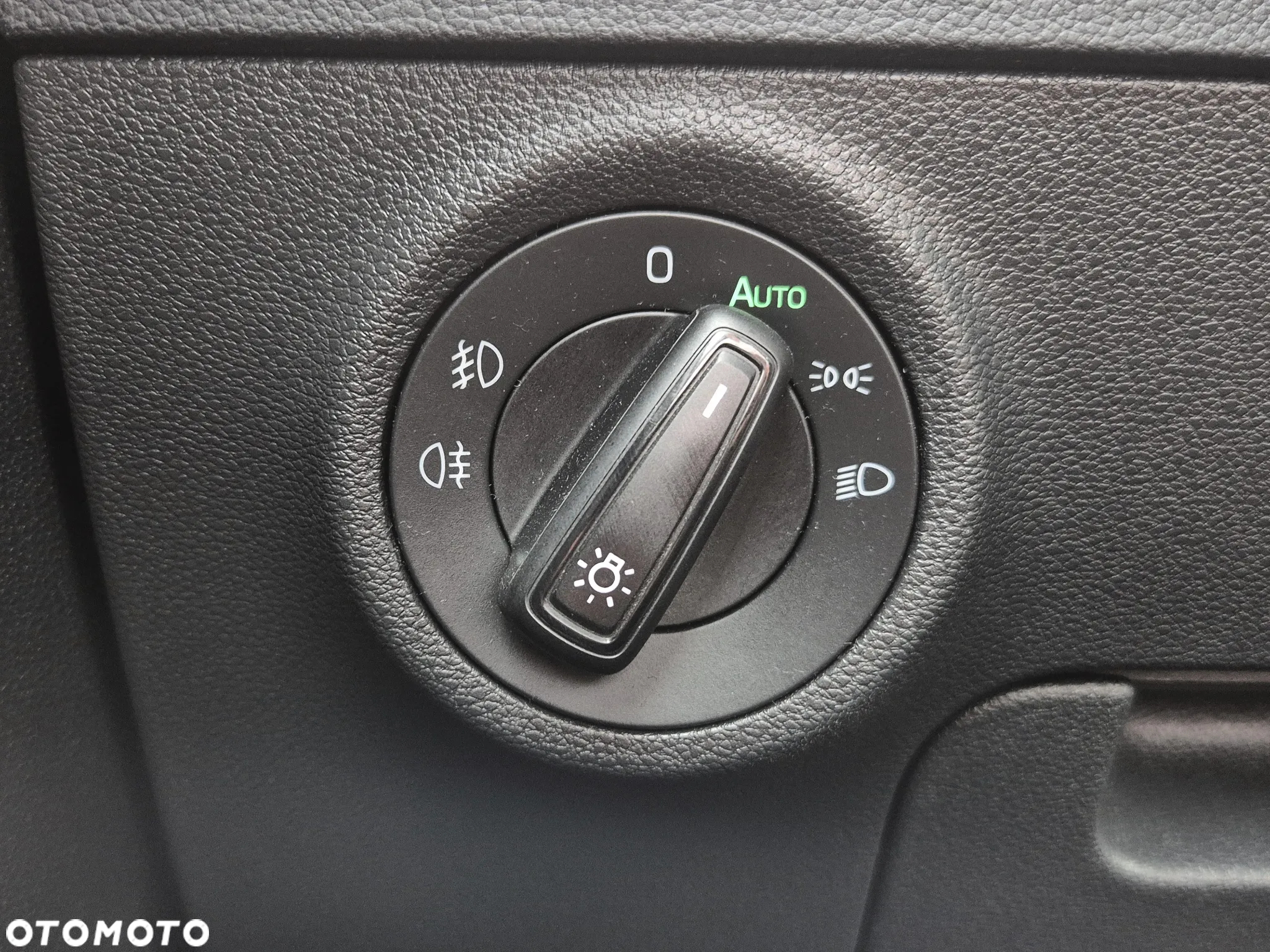 Skoda Karoq 1.5 TSI ACT GPF 4x2 Ambition - 24