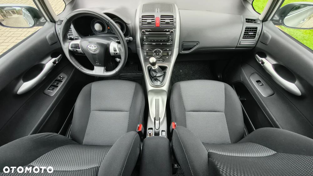 Toyota Auris - 32