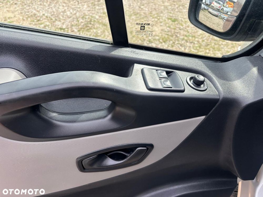 Renault Trafic - 16