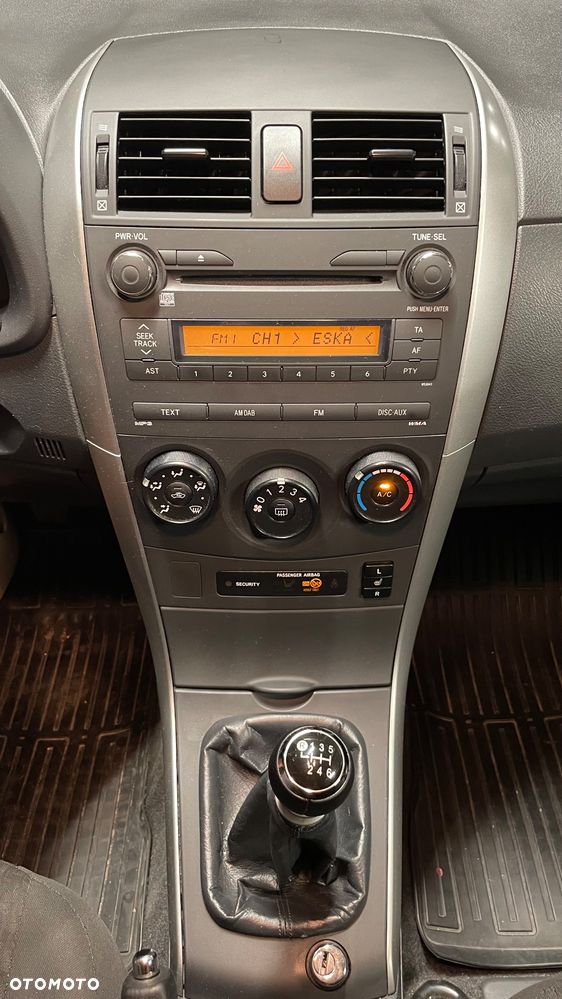 Toyota Corolla 1.6 Active - 14