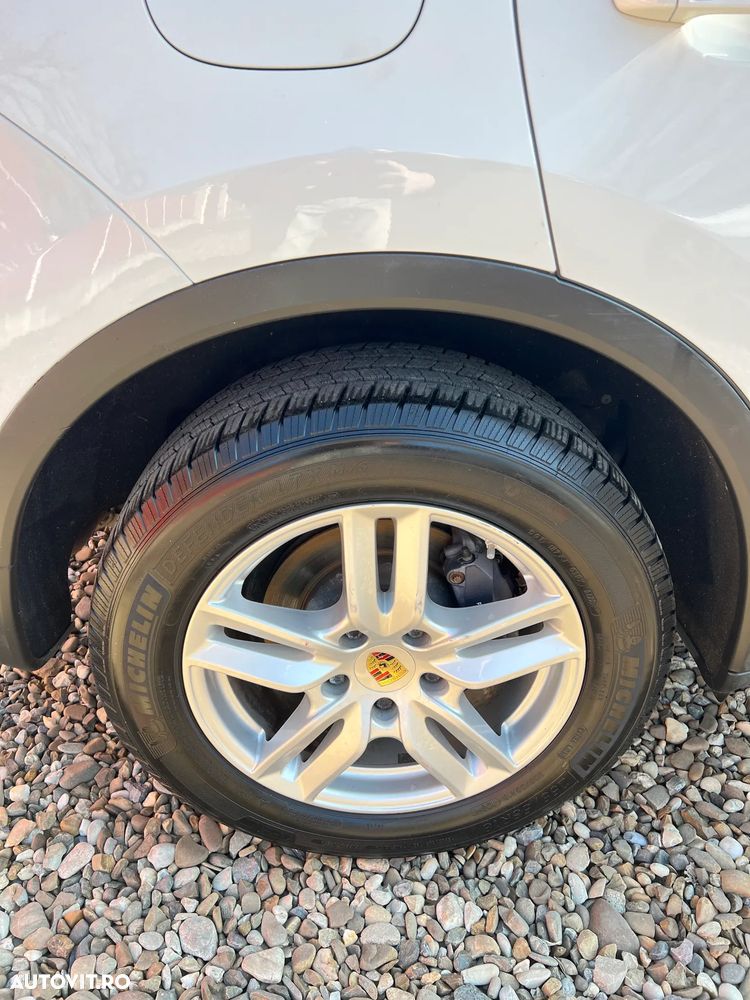 Porsche Cayenne Tiptronic S - 29