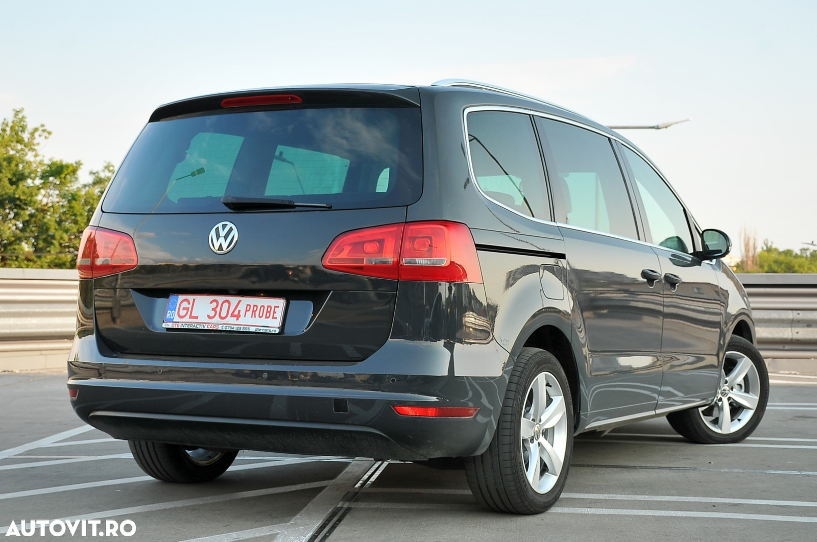 Volkswagen Sharan 2.0 TDI DSG BlueMotion Technology Highline - 15