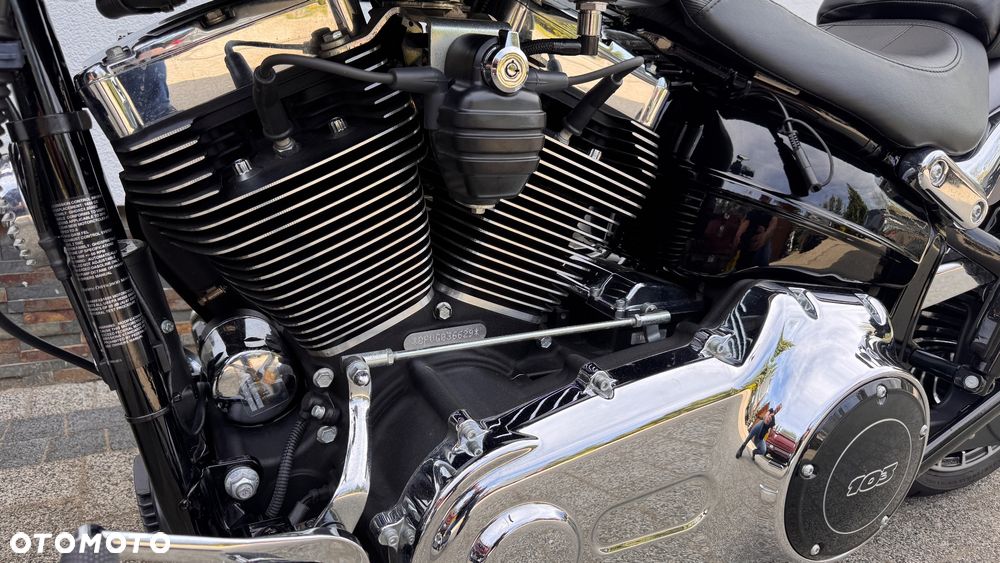Harley-Davidson FXSB Breakout - 22
