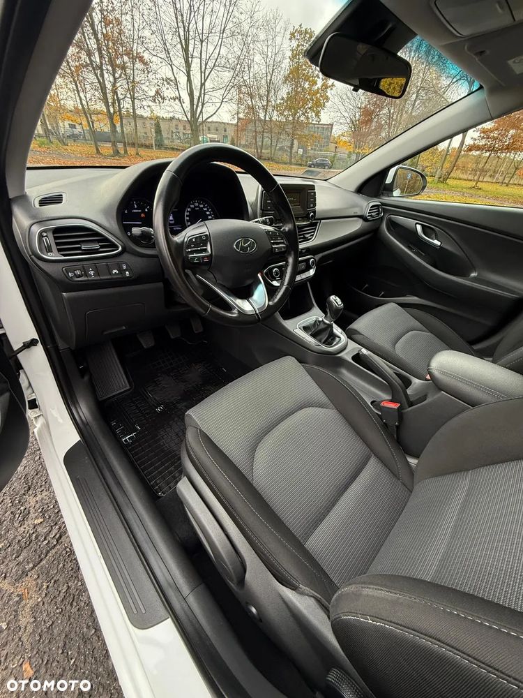 Hyundai i30 ver-1-6-d-classic-plus - 17