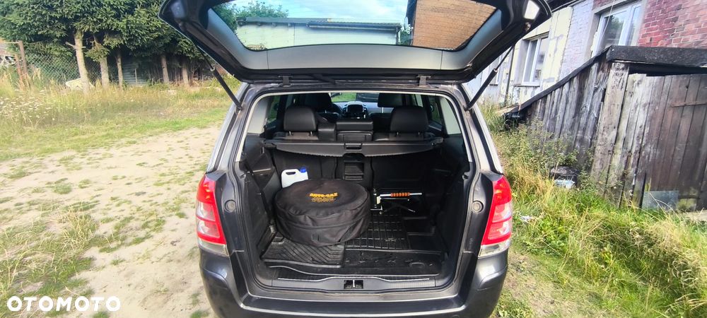 Opel Zafira 1.8 Cosmo - 18