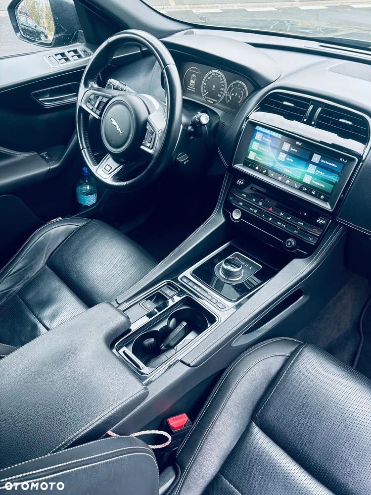 Jaguar F-Pace 2.0 i4D AWD R-Sport - 6