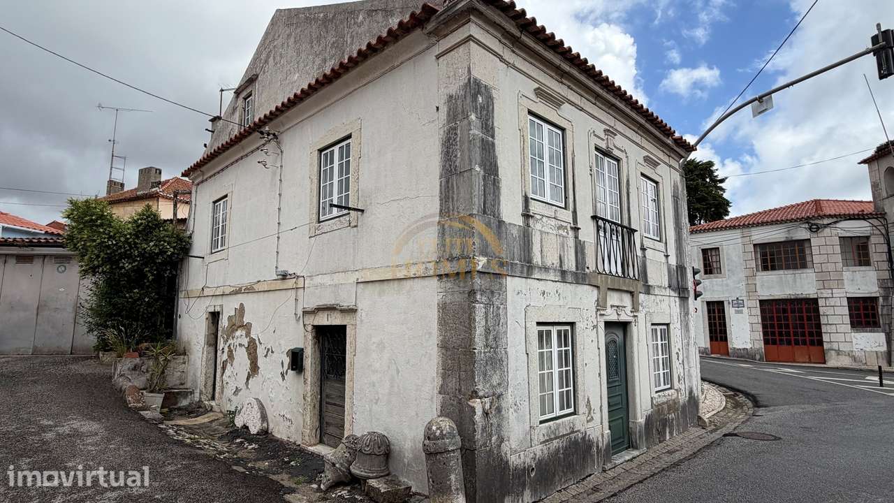 Casa de Estilo Neo-Clássico com Grande Potencial, Barcarena. - Grande imagem: 3/23