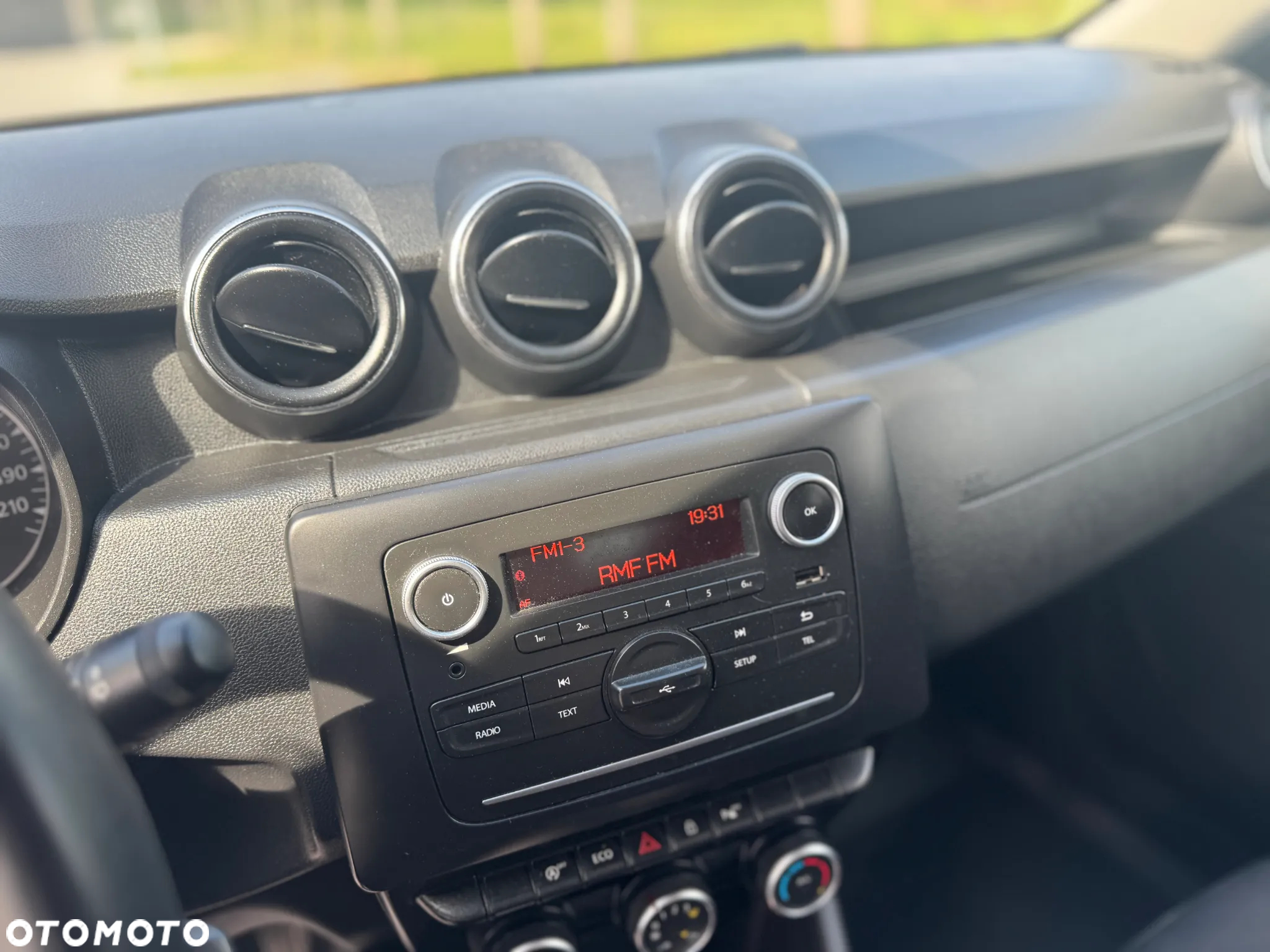 Dacia Duster 1.6 SCe Urban Explorer S&S - 19