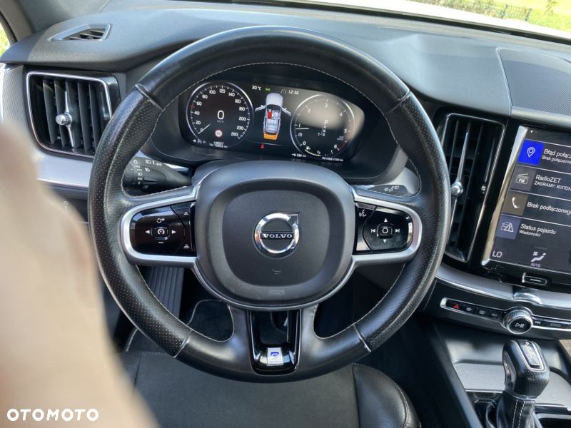 Volvo XC 60 D4 AWD R-Design - 22