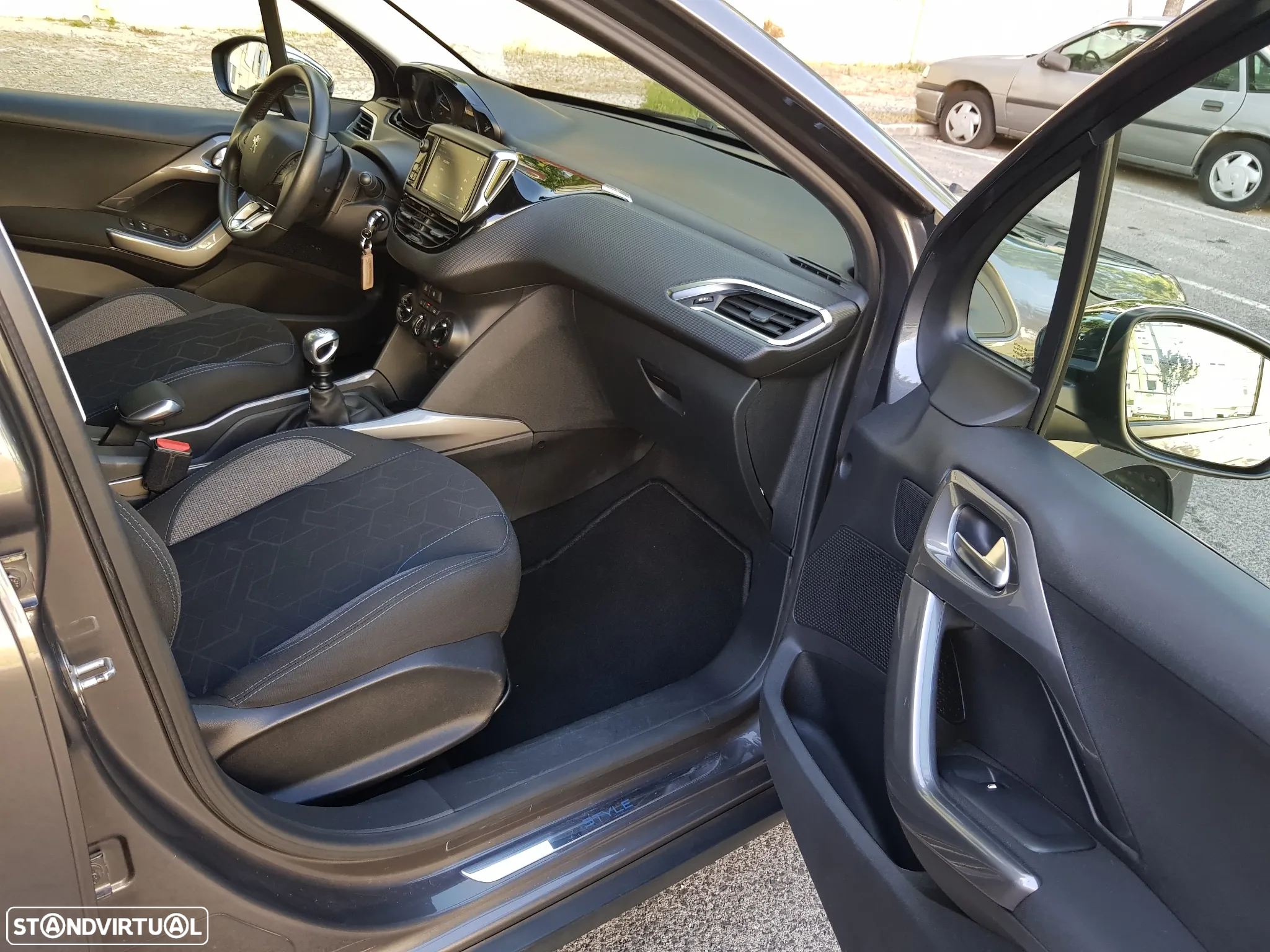 Peugeot 2008 1.5 BlueHDi Style - 34