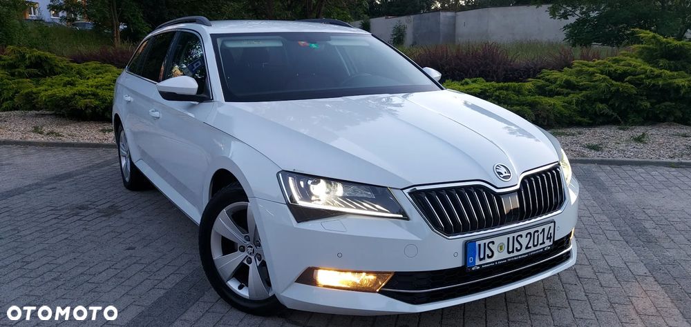 Skoda Superb 2.0 TDI Premium Edition - 7