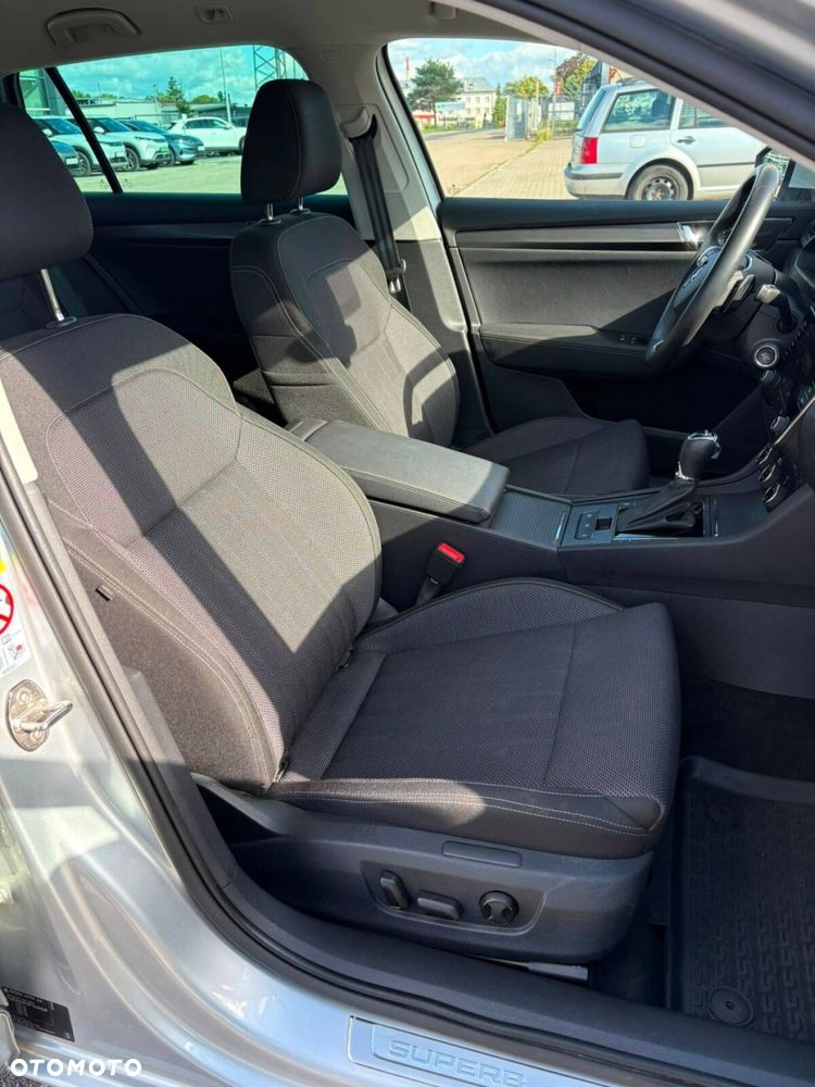 Skoda Superb 2.0 TDI SCR Style DSG - 38