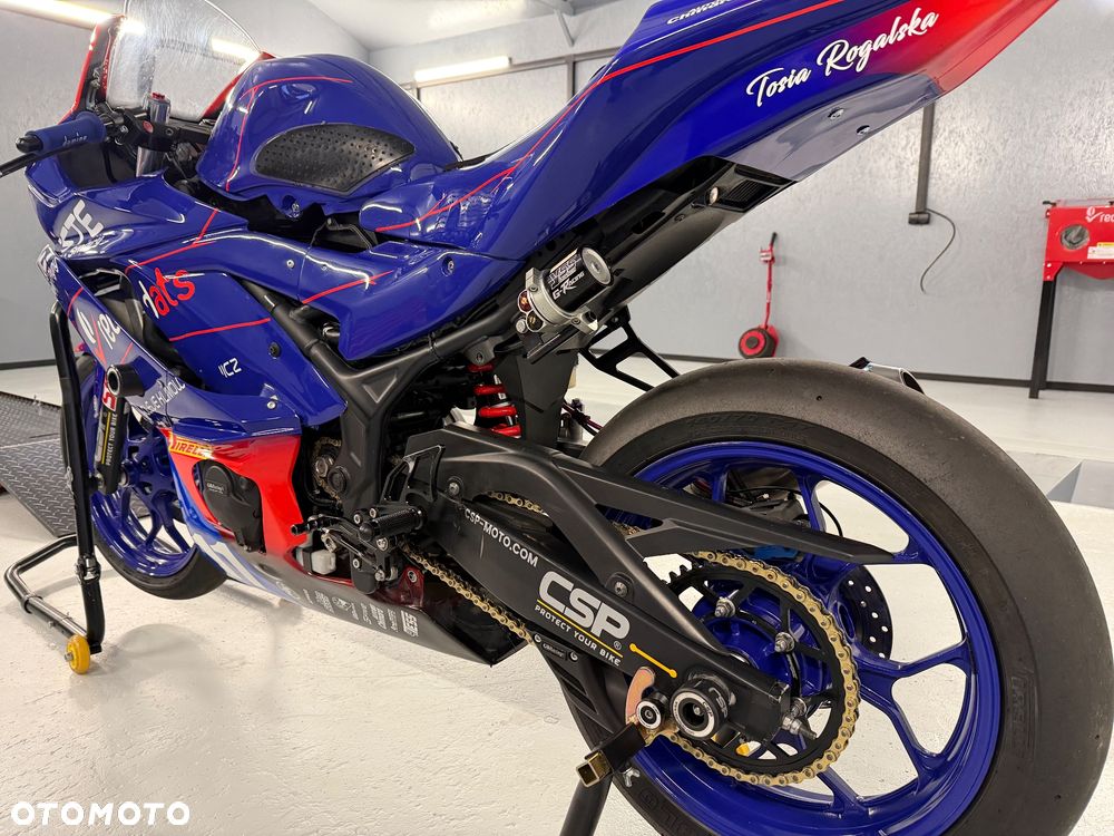 Yamaha R3 - 4