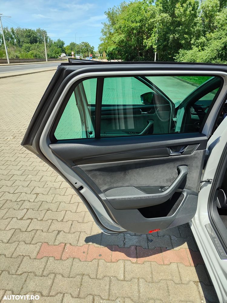 Skoda Superb 2.0 TDI DSG Premium Edition - 38