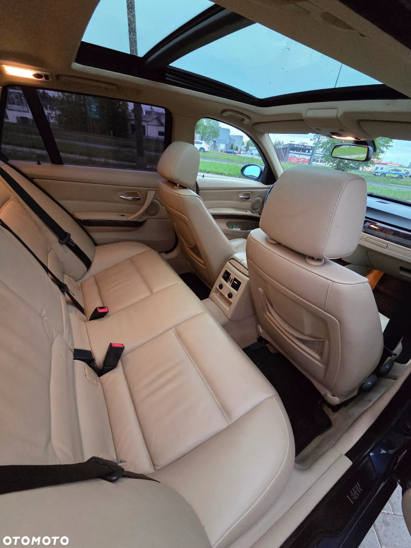 BMW Seria 3 325xi Touring - 12