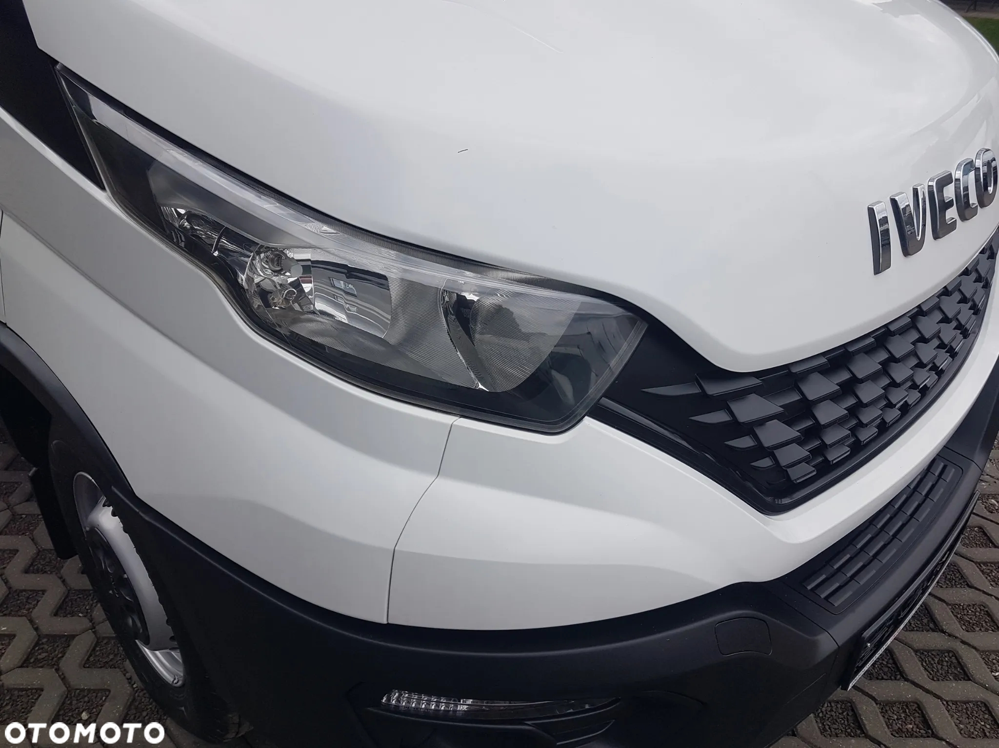 Iveco DAILY KONTENER NISKOPODŁOGOWY 4,43x2,23x2,42 SKLEP FOODTRUCK BAR KLIMA KONIOWÓZ KAMPER - 32