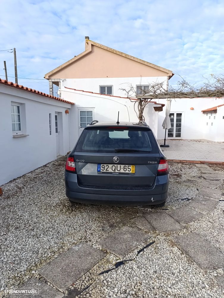 Skoda Fabia Break 1.0 Active - 2