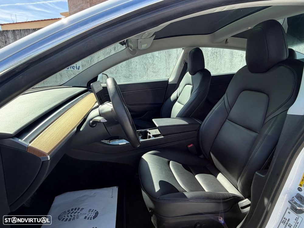 Tesla Model 3 - 9