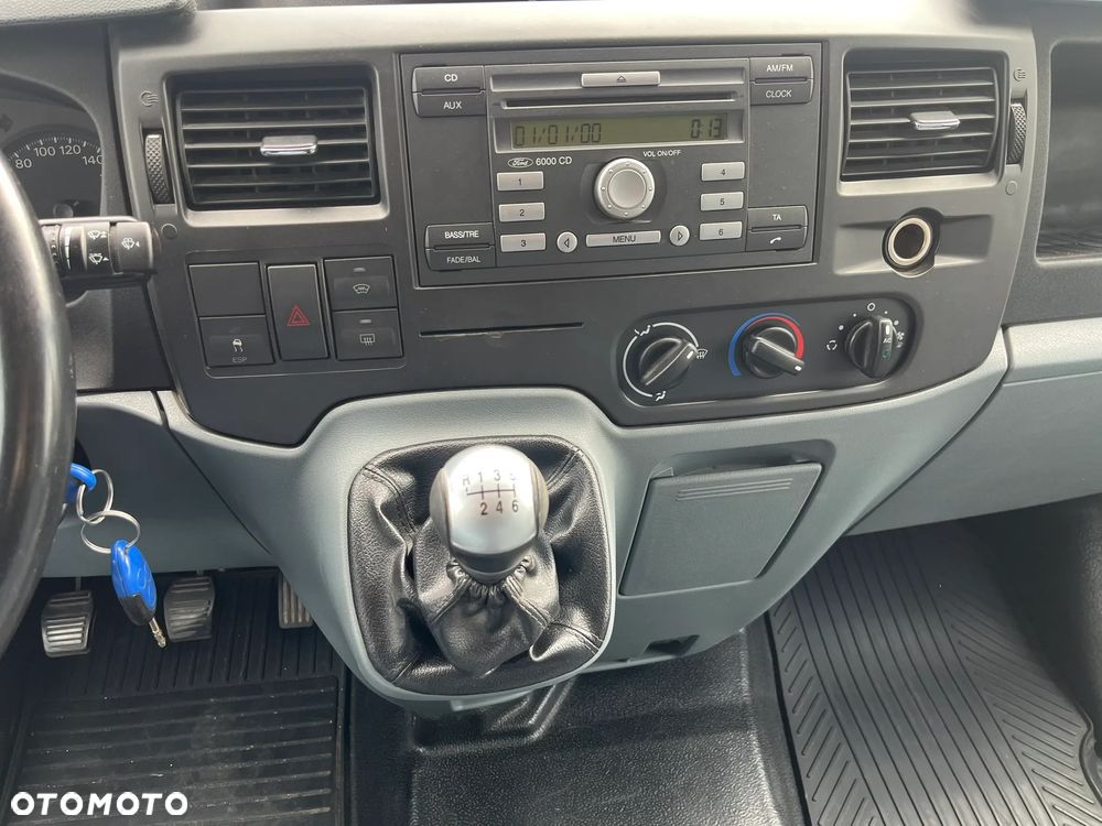 Ford Transit - 12