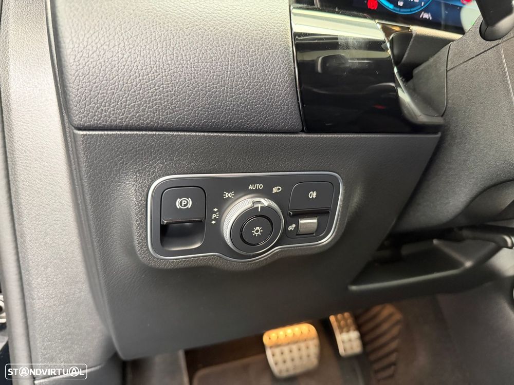 Mercedes-Benz B 250 e AMG Line - 17