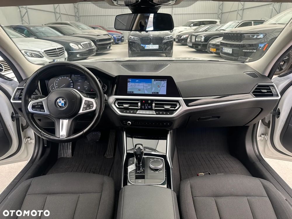 BMW Seria 3 318d - 9