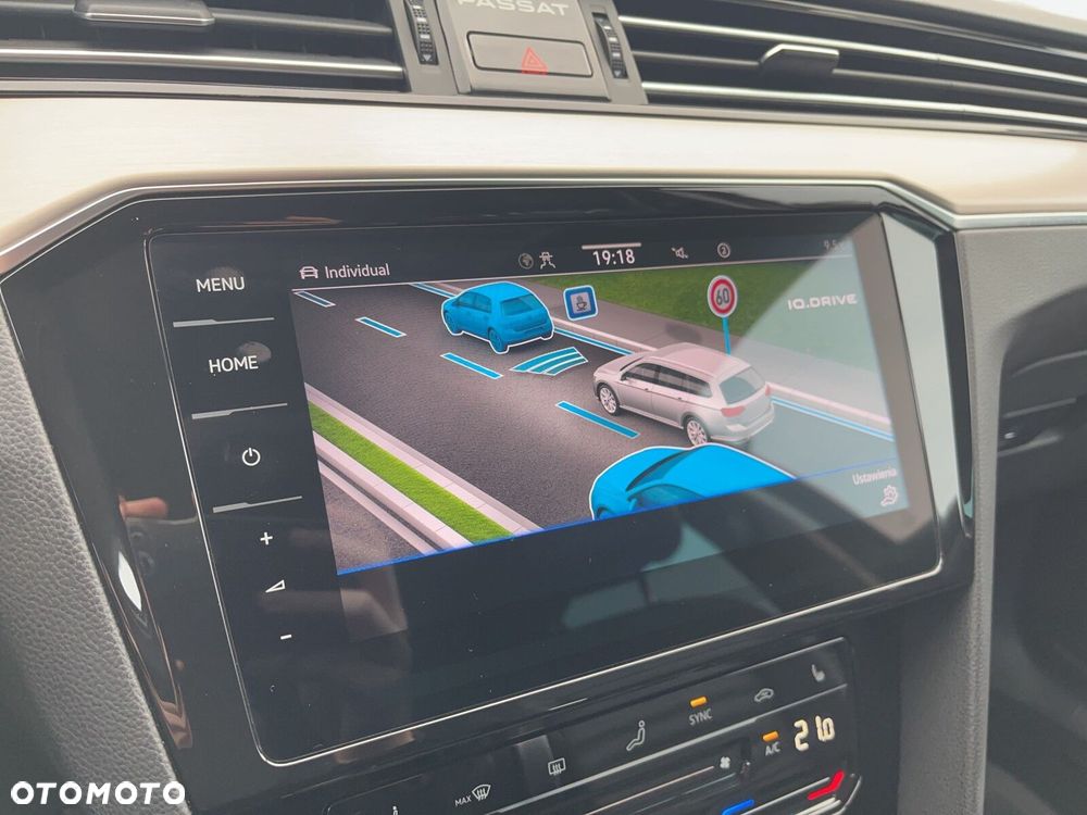 Volkswagen Passat Variant 2.0 TSI Elegance DSG - 29