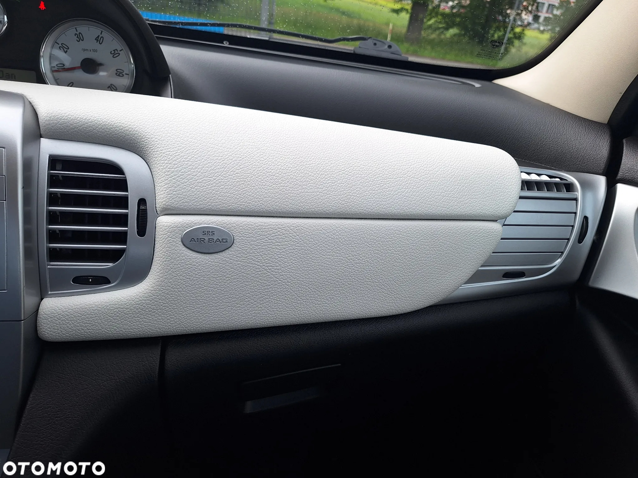 Lancia Ypsilon 1.2 8V Argento (4 os.) - 38