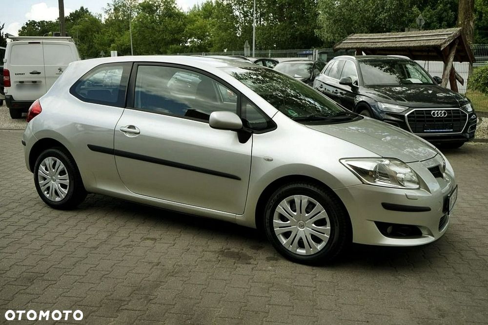 Toyota Auris - 12