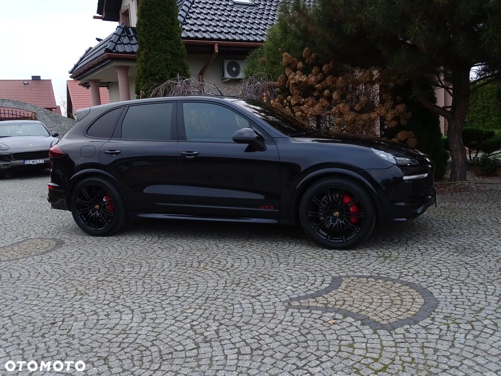 Porsche Cayenne GTS - 10