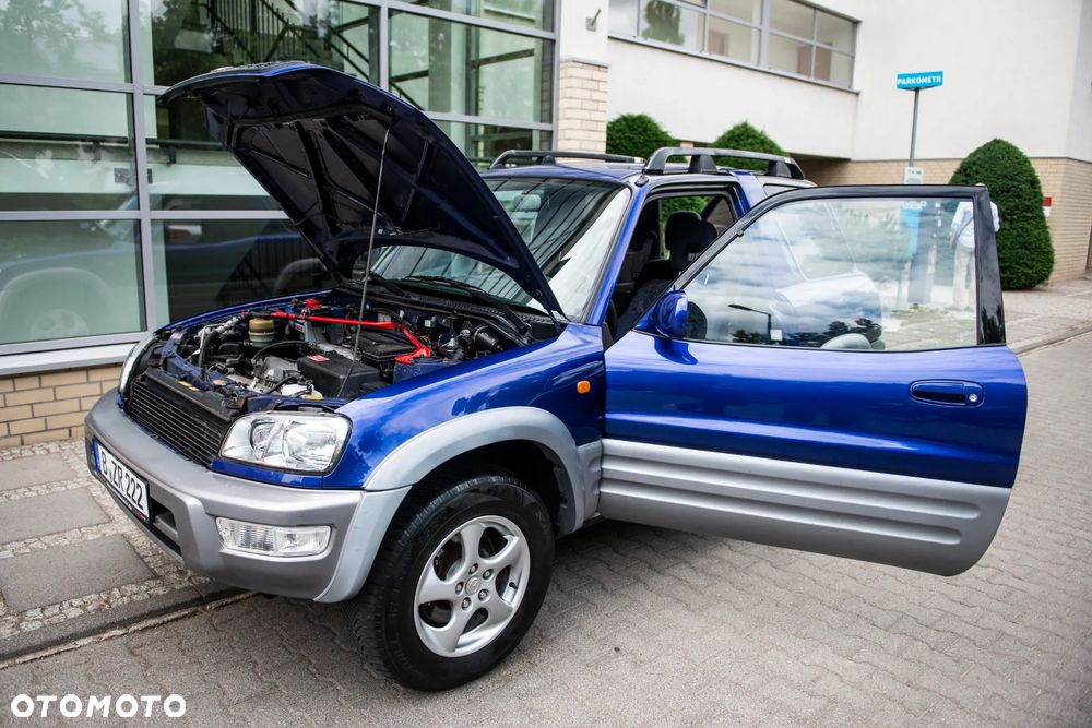Toyota RAV4 - 8