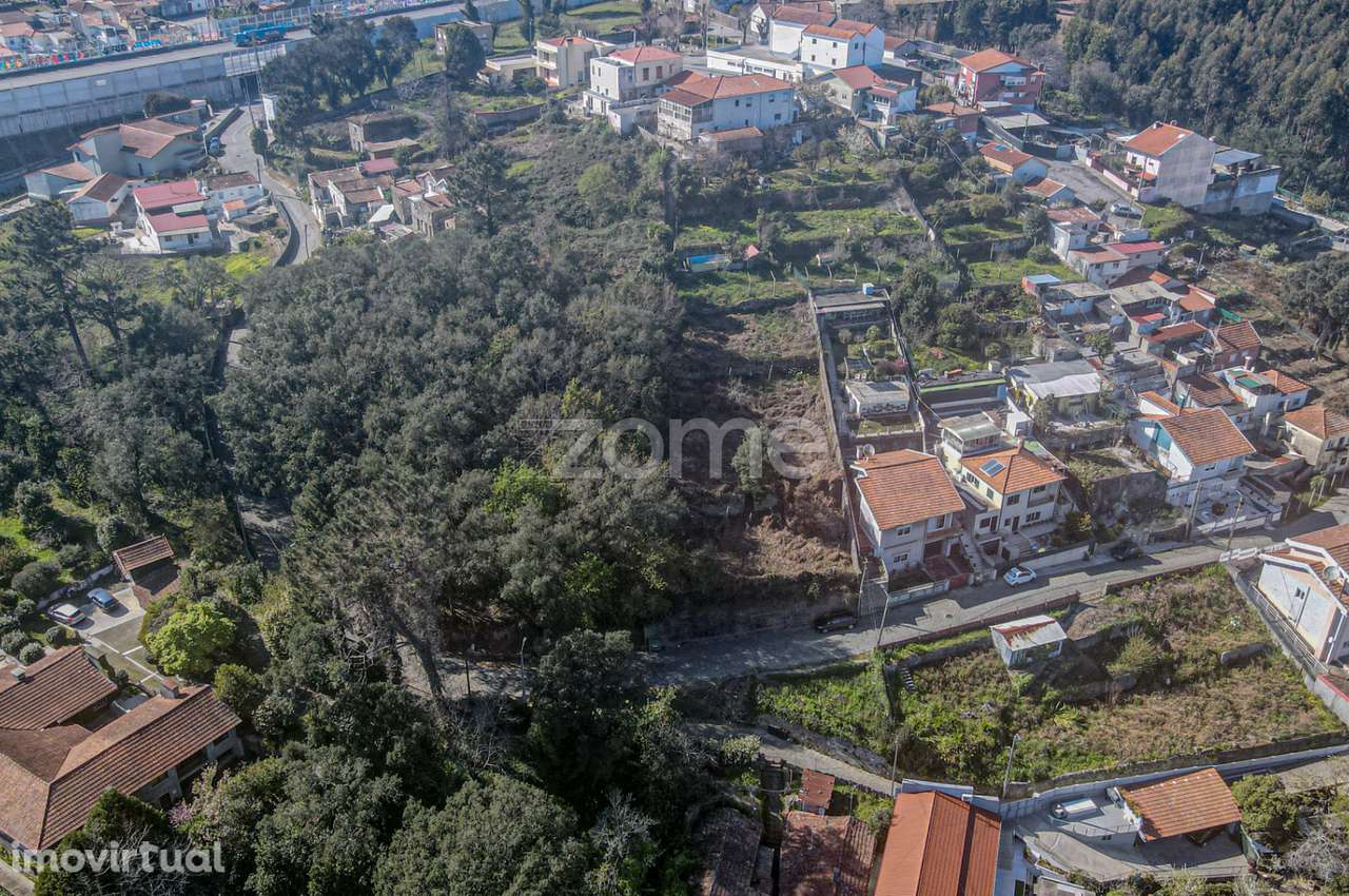 Terreno rústico, com capacidade construtiva em Pedroso - Grande imagem: 3/15