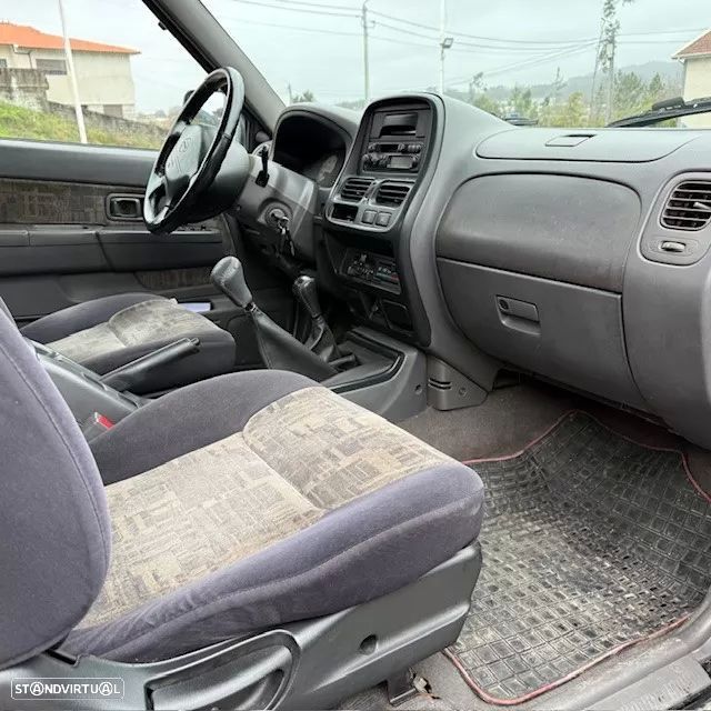 Nissan Navara 2.5 - 9