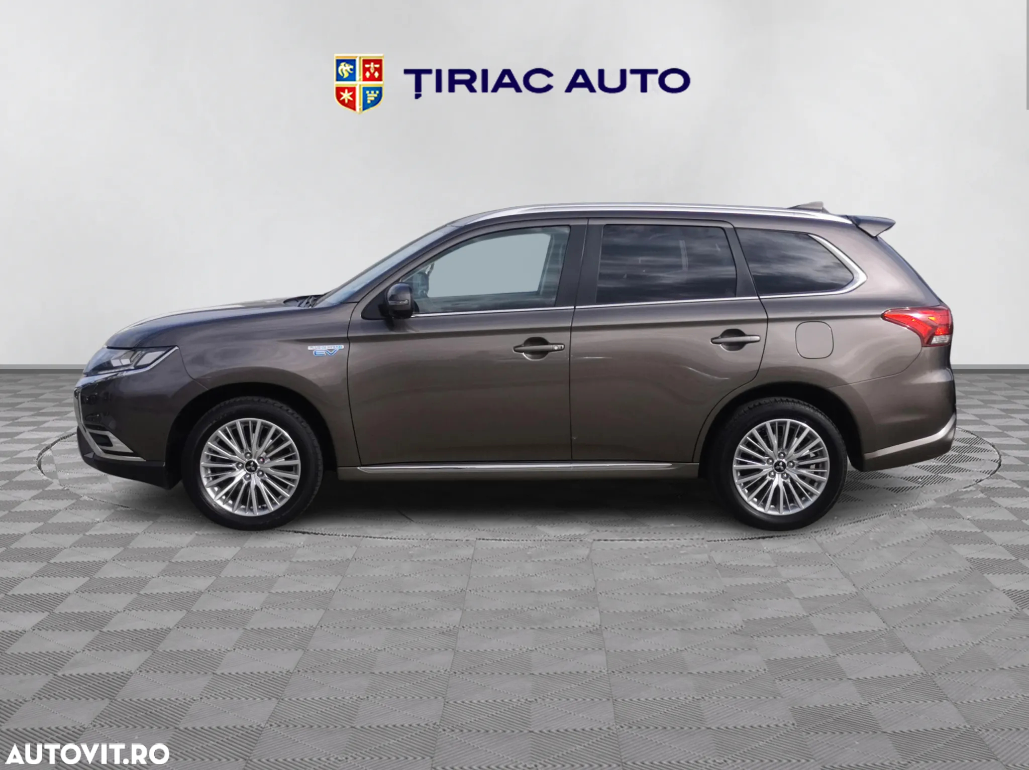 Mitsubishi Outlander PHEV 2.4 L 4X4 Invite - 3