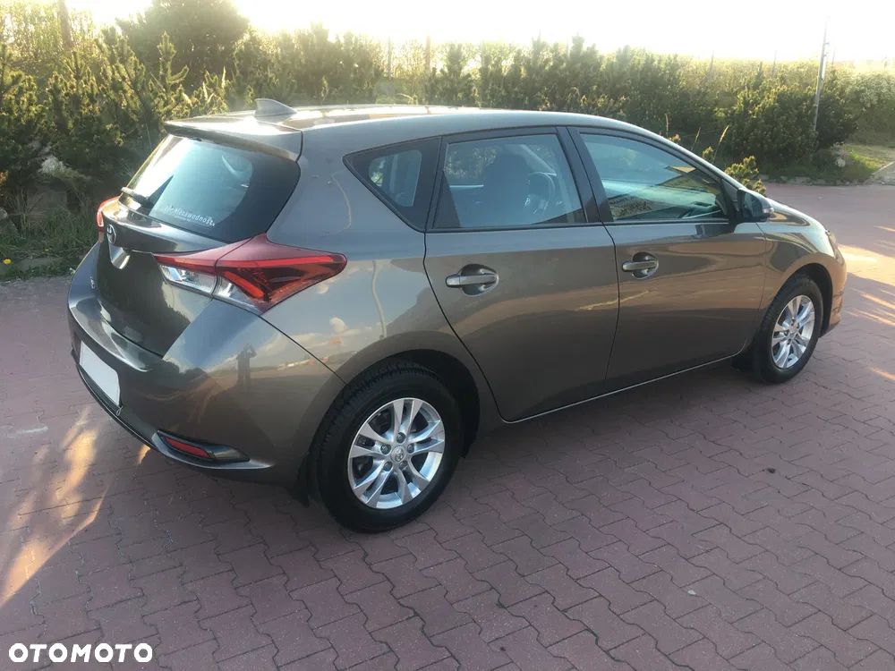 Toyota Auris - 7