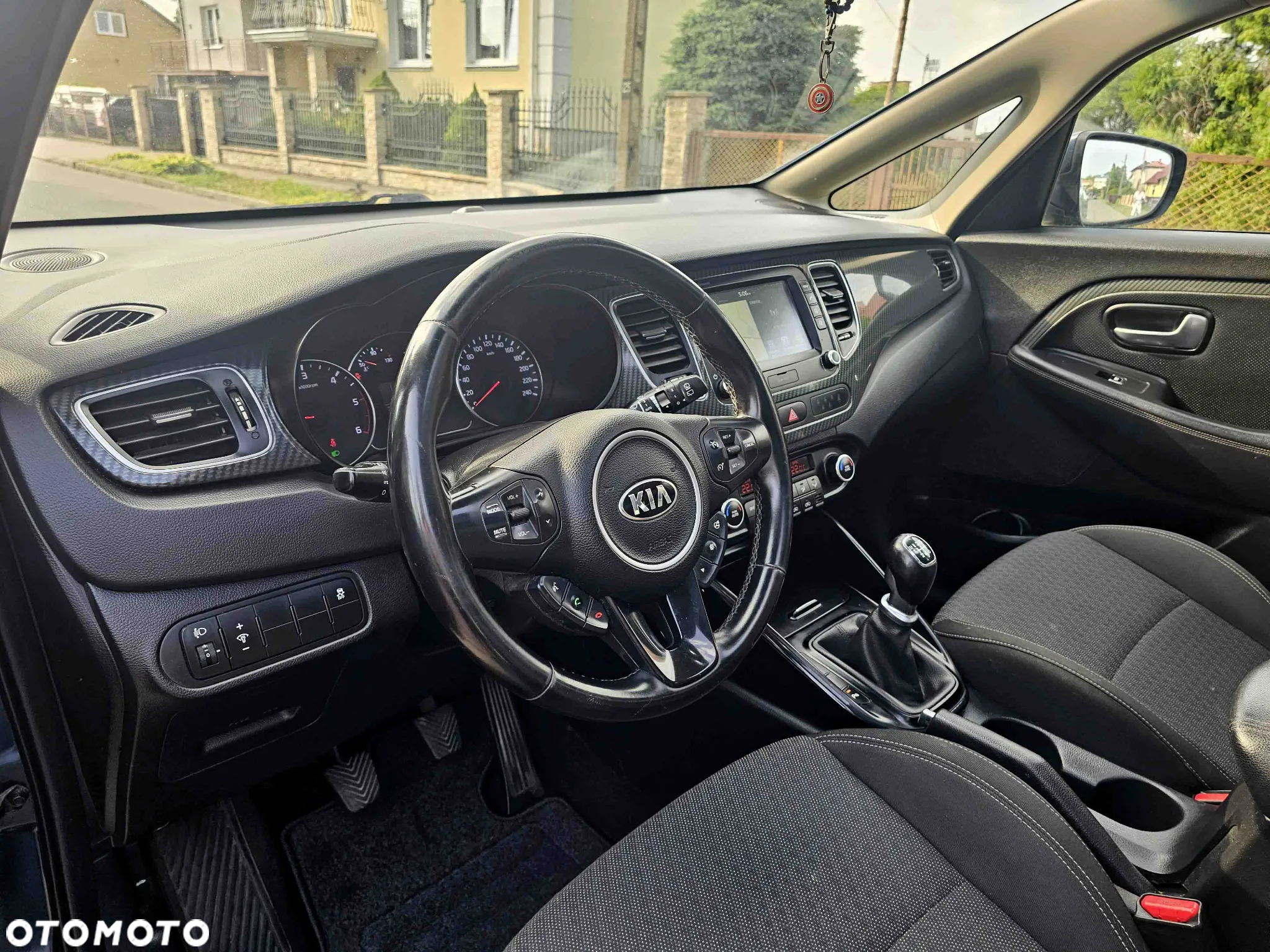 Kia Carens 1.7 CRDi M 7os - 12