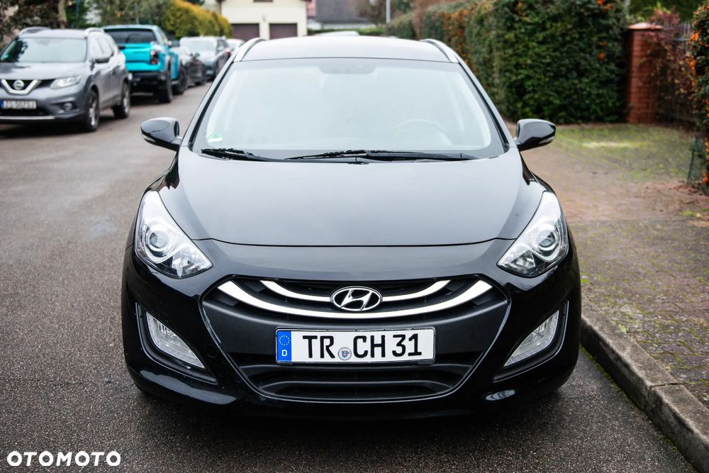 Hyundai i30 blue Kombi 1.6 GDi Passion - 2