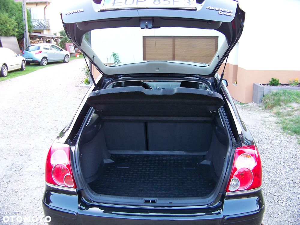 Toyota Avensis 2.0 D-4D - 22