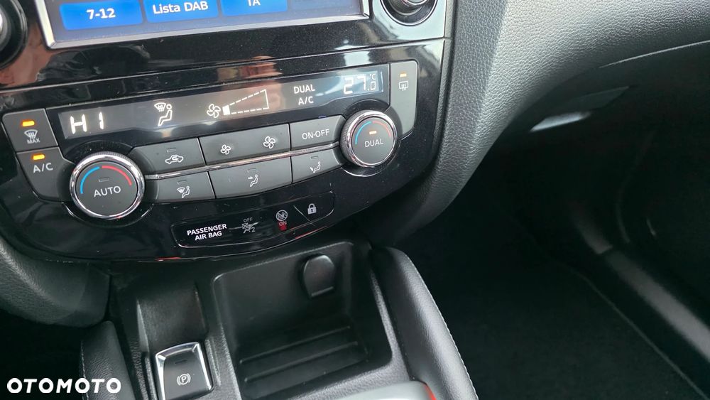 Nissan Qashqai 1.2 DIG-T N-Connecta EU6 - 24