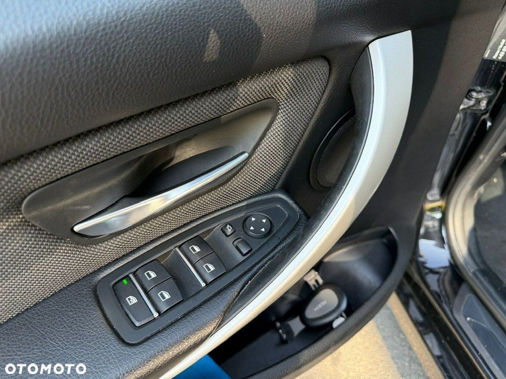 BMW Seria 3 318d Sport Line Shadow - 10