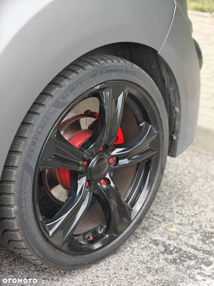 Hyundai Veloster - 6