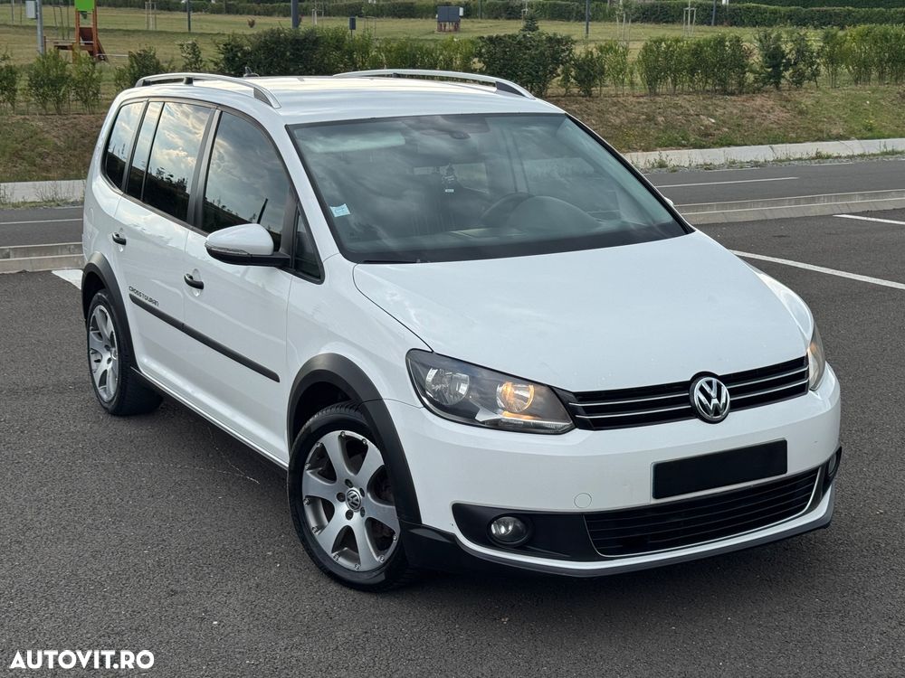 Volkswagen Touran Cross 1.6 TDI - 2