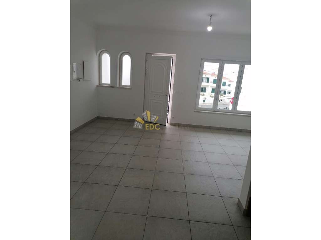 Moradia V3+1 Totalmente Remodelada no Centro da Ericeira e com vist... - Grande imagem: 3/47