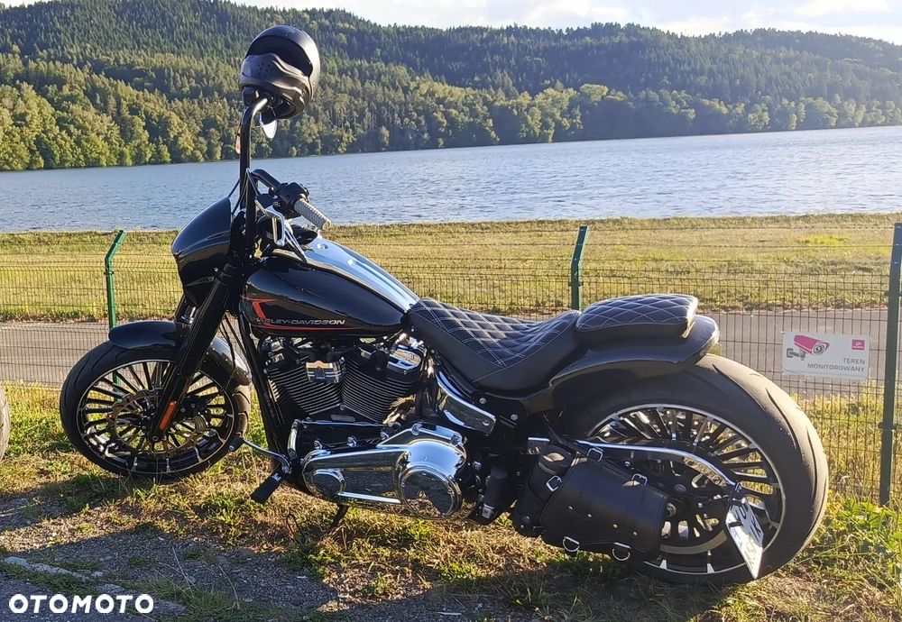 Harley-Davidson Softail Breakout - 1