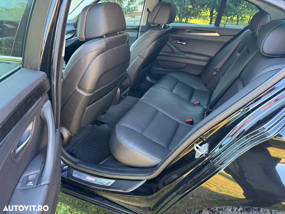 BMW Seria 5 525d Aut. Luxury Line - 9