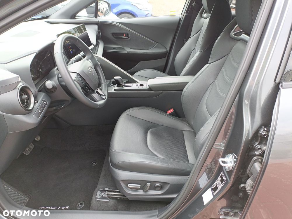 Toyota C-HR - 11