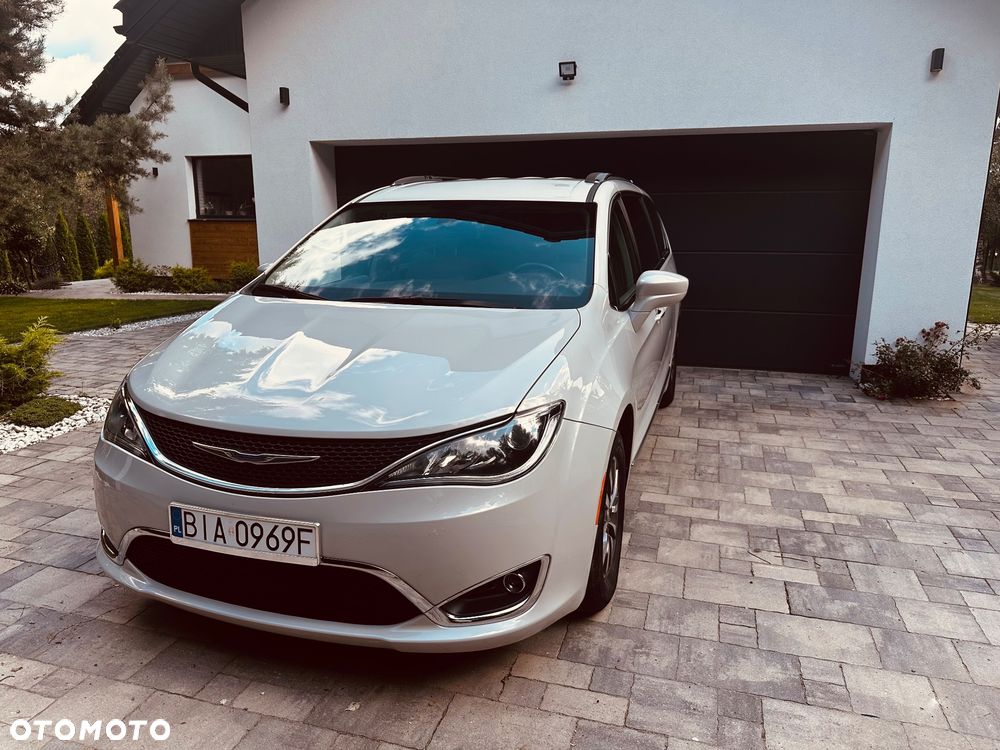 Chrysler Pacifica - 15